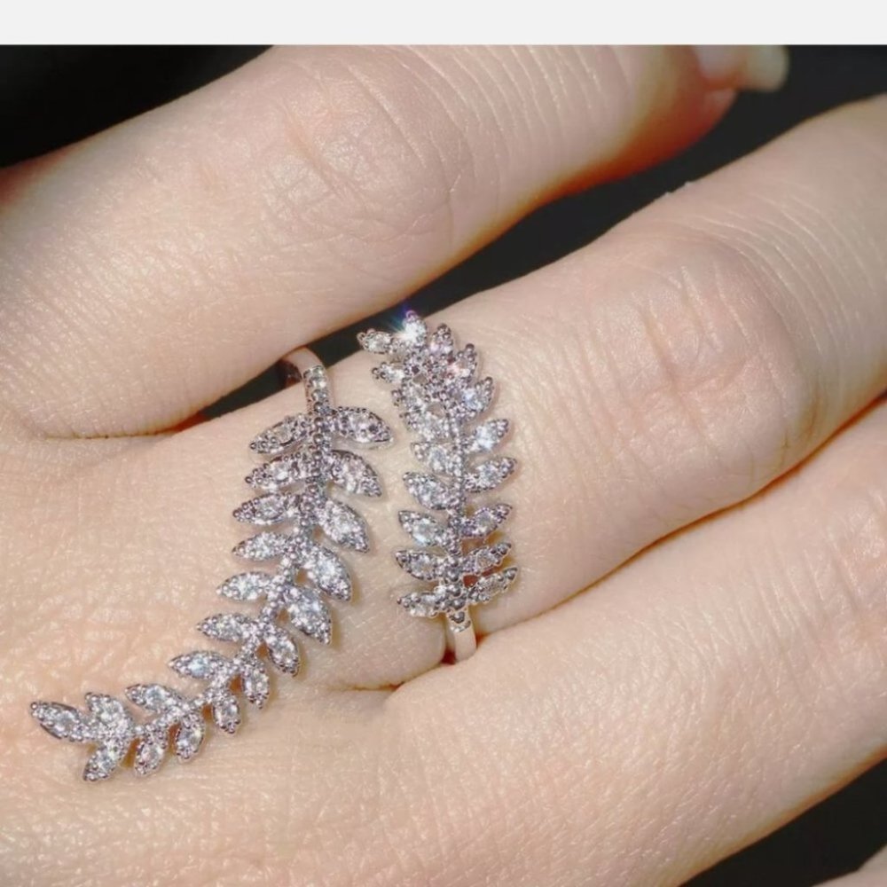 Leaf Women 925 Silver Diamond CZ Ring - Picture 4 of 4